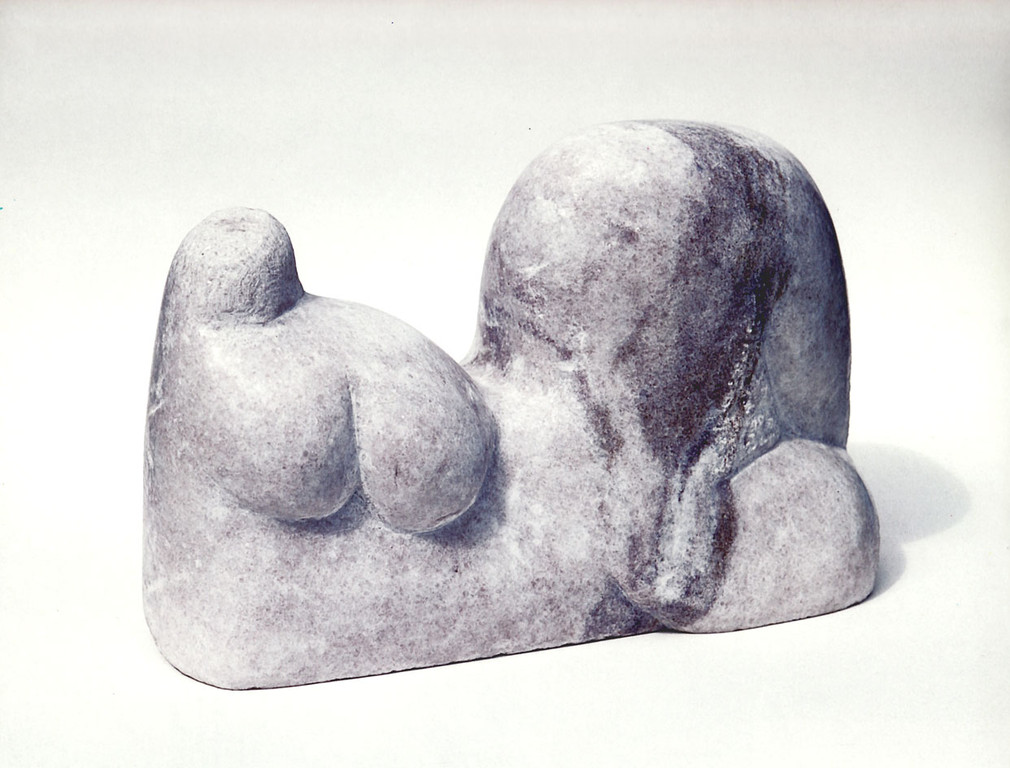 "Liegende" 1997, schlesischer Marmor, teilweise poliert, 40x16x26cm