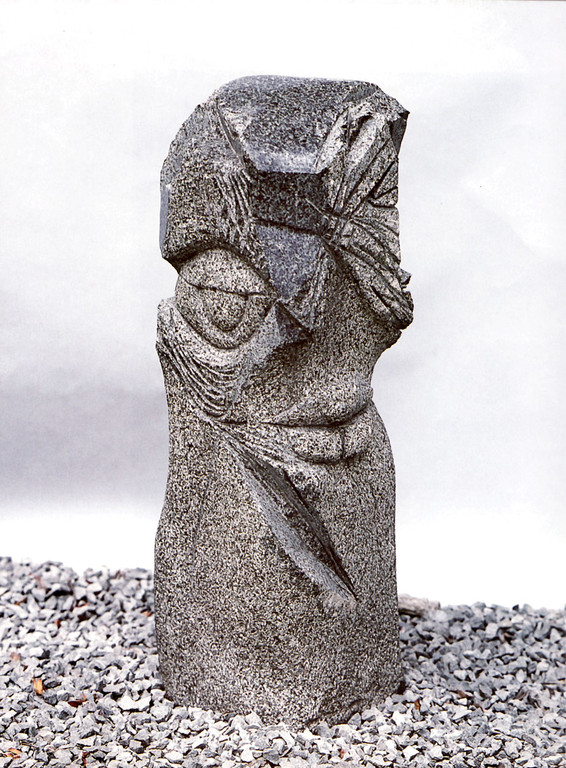 "Parsival" 1992,Granit, teilweise poliert, 24x25x78cm