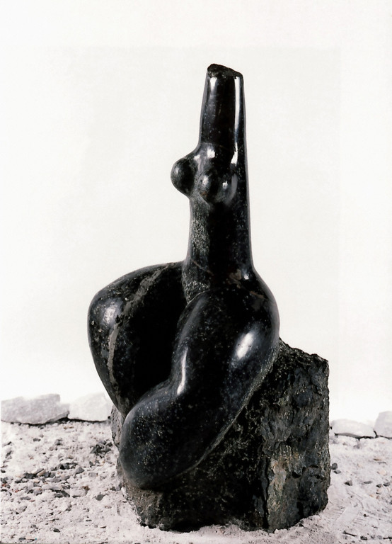 "Freude" 1982, Serpentin, poliert, 35x36x58cm