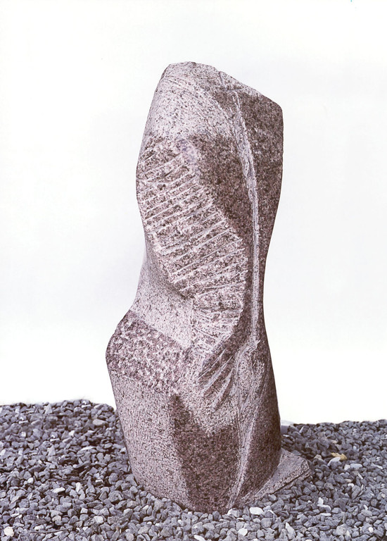 "Torso" 1998, Meissner-Granit, teilweise poliert, 28x26x81cm